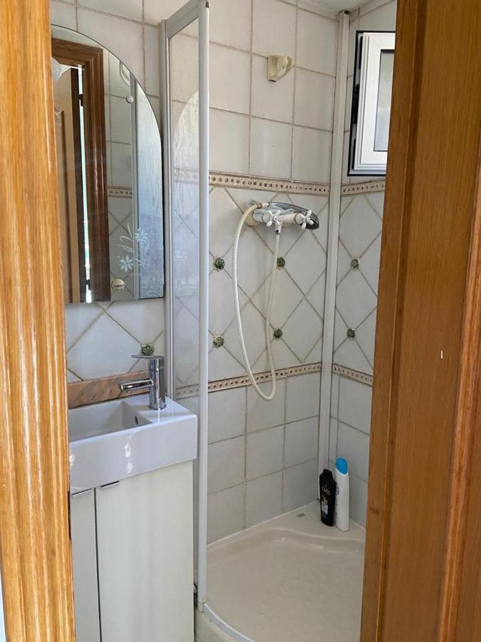 Homestay Double With Private Bathroom And Private Kitchen